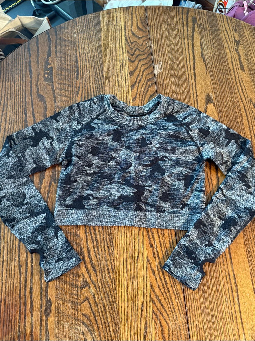 Amazon Seamless Crop Long Sleeve